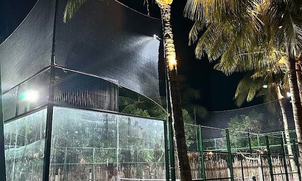 PADEL & PALMS