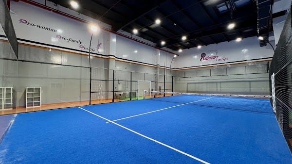 Padelae Ladies Dubai – Al Quoz | Ladies Only Padel Club | Indoor Padel Courts