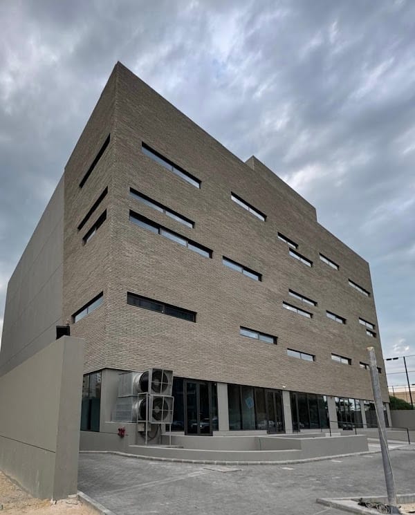 33 Tennis and Padel Kuwait