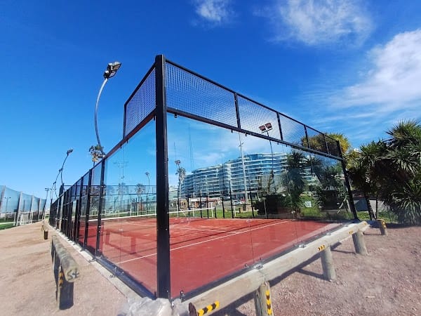 Yacht Canchas Fútbol / Hokey / Pádel