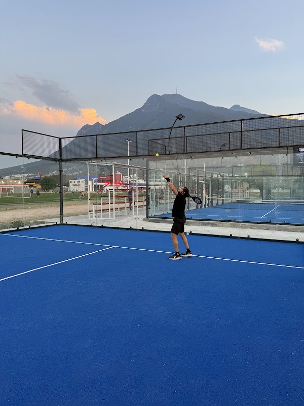 Padel – WE Sport Center/ Stadium (Canchas de Pádel y Fútbol)