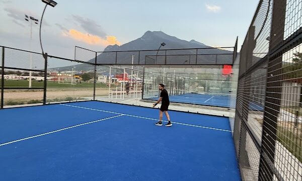 Padel - WE Sport Center/ Stadium (Canchas de Pádel y Fútbol)