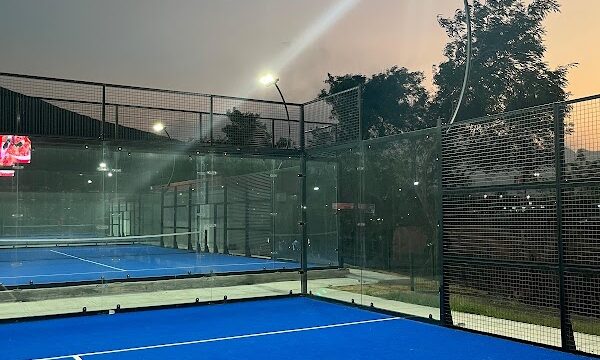 Padel - WE Sport Center/ Stadium (Canchas de Pádel y Fútbol)