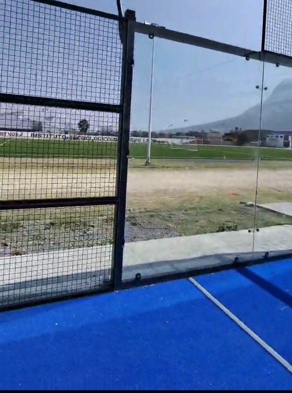 Padel - WE Sport Center/ Stadium (Canchas de Pádel y Fútbol)