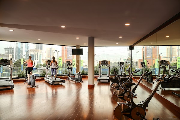 PADEL & TENNIS CENTER