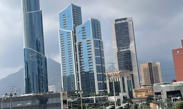 PADEL & TENNIS CENTER