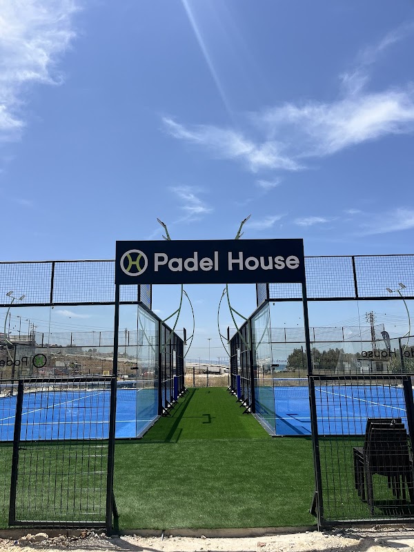 Padel House Damour
