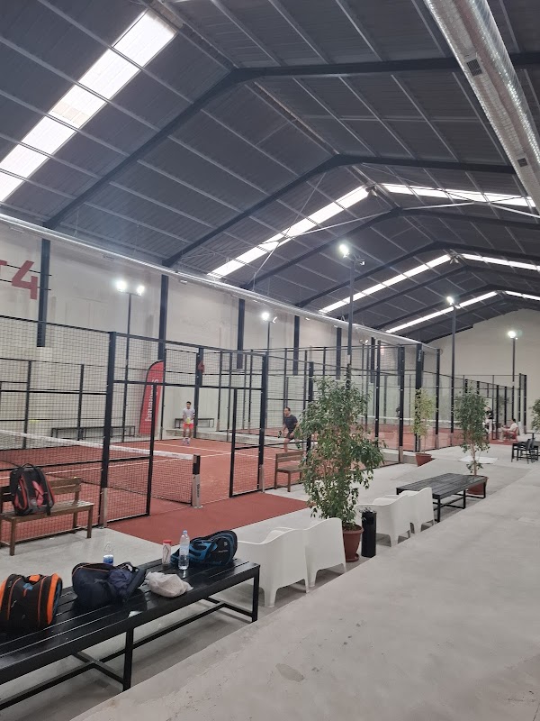 DEPOT 4 – INDOOR PADEL CLUB