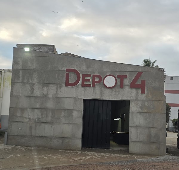 DEPOT 4 - INDOOR PADEL CLUB 4